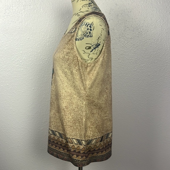 Feather Tank - Picture 5 of 5